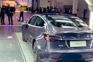 Τα πρώτα Tesla της Κίνας - Ο Έλον Μασκ επενδύει στα Μade in China κόντρα στις ΗΠΑ