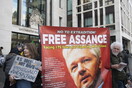 Ο Ασάνζ βγήκε από την απομόνωση - Για «νίκη» κάνει λόγο το Wikileaks
