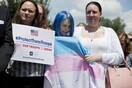 «Μπλόκο» στην απαγόρευση Τραμπ να υπηρετούν διεμφυλικοί στις αμερικανικές ένοπλες δυνάμεις