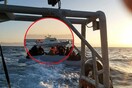 Τουρκική ακταιωρός συνοδεύει σκάφος με πρόσφυγες προς την Ελλάδα - Το βίντεο του Λιμενικού