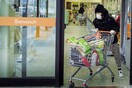 Κοροναϊός: Αυξάνονται τα θύματα στην Ιταλία - Άδεια τα ράφια των σουπερμάρκετ
