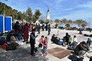 Μυτιλήνη: Άτυπος καταυλισμός για εκατοντάδες πρόσφυγες το λιμάνι - Χωρίς νέες αφίξεις η νύχτα