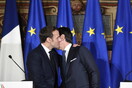 Κοροναϊός: Εναλλακτικές «χειραψίες» προτείνει ο ΠΟΥ -«Όχι» στα φιλιά, λέει ο Ελβετός υπ. Υγείας