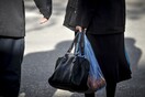 ΣΥΡΙΖΑ: Ερώτηση για τον φόρο χρήσης πλαστικής σακούλας - «Πότε σκοπεύει η ΝΔ να τον καταργήσει;»