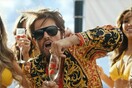 Η Τέιλορ Σουίφτ έγινε κυριολεκτικά «The Man» στο νέο βιντεοκλίπ - Η μεταμόρφωση και τα κρυφά μηνύματα
