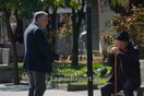Ο δήμαρχος Λαμίας βγήκε στην πλατεία για να μαζέψει τους πολίτες- «Δεν έχουν καταλάβει τη σοβαρότητα της κατάστασης»
