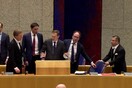 Ολλανδία: Κατέρρευσε υπουργός στο κοινοβούλιο - Στη διάρκεια συνεδρίασης για τον κορωνοϊό