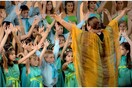 Τα παιδιά τραγουδούν για την ειρήνη