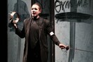 Μόνος με τον Άμλετ