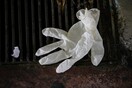 Κορωνοϊός: Οδηγίες για γάντια και μάσκες - Πού τα πετάμε μετά την χρήση