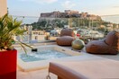 Athens View Balcon: Μεσογειακή κουζίνα στον 7ο όροφο του Elia Ermou Hotel