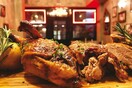 Spit Jack: Μια μοντέρνα rotisserie μόλις άνοιξε στο κέντρο της Αθήνας