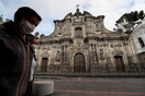 Ο Ισημερινός παλεύει να συλλέξει τους νεκρούς από τα σπίτια καθώς εξαπλώνεται ο κορωνοϊός
