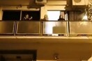 Γιαγιάδες τραγουδούσαν στο μπαλκόνι «Ο Χάρος βγήκε παγανιά» - Το βίντεο που έγινε viral