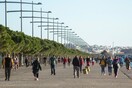 Θεσσαλονίκη: Ο δήμαρχος Ζέρβας σκέφτεται να κλείσει την παραλία - Σύσκεψη μετά τις νέες εικόνες συνωστισμού