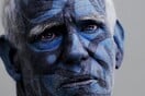 O 78χρονος Τζιμ Χολ είναι o «μπλε άνθρωπος»