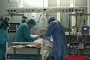 Ισπανία: Η στιγμή που γιατροί αποσωληνώνουν ασθενή του κορωνοϊού
