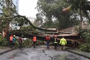 Με ανέμους 240 χλμ/ώρα σφυροκοπά τα Φίτζι ο κυκλώνας Χάρολντ - Σοβαρές καταστροφές