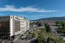NJV Athens Plaza: Απολαύστε το πασχαλινό μενού από την άνεση του σπιτιού σας