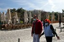 Χάος στη Βρετανία, υπό έλεγχο στην Ελλάδα- Ο Guardian συγκρίνει την αντίδραση στον κορωνοϊό