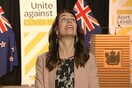 Νέα Ζηλανδία: Η ατάραχη Τζασίντα Άρντερν - Συνεχίζει live συνέντευξη παρά τα 5,6 Ρίχτερ