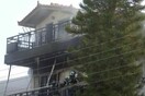 Φωτιά σε διαμέρισμα στη Βούλα: Μια γυναίκα νεκρή - Απεγκλωβίστηκαν τέσσερα άτομα