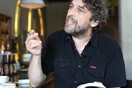 Αναγνώσεις: Ο Κώστας Κουτσολέλος διαβάζει ένα απόσπασμα από το μυθιστόρημα του Μισέλ Ουελμπέκ " Η επέκταση του πεδίου της πάλης"