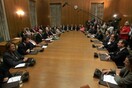 Όχι στις πρόωρες εκλογές, ναι σε δημοψήφισμα, λέει ο Παπανδρέου..