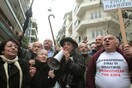 Πόρτα-πόρτα στο σπίτι του Καραμανλή(video)
