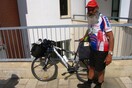 Ταξίδευε 22 χρόνια για να μπει στο Γκίνες, του έκλεψαν το ποδήλατο στην Ελλάδα!