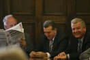 Το γέλιο του Πρωτόπαπα πριν συγκινηθεί (video)