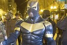 Ο αυτόκλητος μασκοφόρος εκδικητής του Σιάτλ Phoenix Jones συνελήφθη από την αστυνομία.
