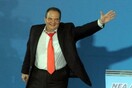 «Κουρεύεται» και ο Καραμανλής