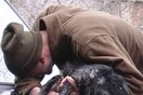 Καταγγέλλει μοναχούς ότι εκτέλεσαν το σκυλί του (video)