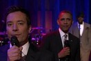 Ο Barack Obama επιδίδεται σε αισθησιακά φωνητικά (video)
