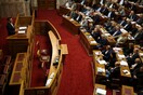 Βουλή: Ευρεία πλειοψηφία εξασφαλίζει το νομοσχέδιο για το υπαίθριο εμπόριο και τα Επιμελητήρια