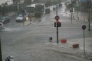 Χάος μέσα σε λίγα λεπτά στο Κερατσίνι - Παρασύρθηκαν αυτοκίνητα και οι δρόμοι έγιναν ποτάμια