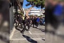 ΒΙΝΤΕΟ: H στιγμή που αστυνομικοί συλλαμβάνουν τον άντρα που μαχαίρωσε αστυνομικό στη Γλυφάδα