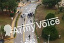 Φωτογραφία - ντοκουμέντο: Η στιγμή της εισβολής του Ρουβίκωνα στο υπουργείο Άμυνας