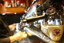 Τα ελληνικά Costa Coffee έβαλαν λουκέτο