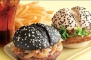 Το κινέζικο McDonald's προκαλεί αίσθηση με τα ασπρόμαυρα burgers του