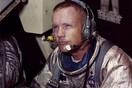 Πέθανε ο Neil Armstrong