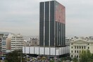 Στο «σφυρί» ο Πύργος και το δημαρχείο του Πειραιά