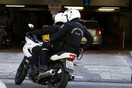 Μετάλλιο σε αστυνομικό που έσωσε τρεις πολίτες από φλεγόμενο διαμέρισμα στη Θεσσαλονίκη
