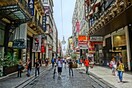 «Πολύς κόσμος, λίγες αγορές»