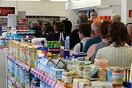 Βελτιώθηκε ελαφρώς το καταναλωτικό κλίμα στην Ελλάδα