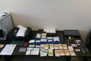 Πάνω απο 1 εκατ. ευρώ τα κέρδη σπείρας που προμήθευε διακινητές μεταναστών με πλαστά έγγραφα