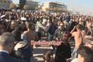 Ένταση και ξύλο στο λιμάνι του Κιάτου για τον Σταυρό - ΒΙΝΤΕΟ