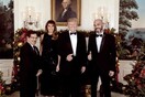 Ο Βαλάντης εύχεται «Χρόνια Πολλά» και ποζάρει με την Μελάνια και τον Ντόναλντ Τραμπ στον Λευκό Οίκο