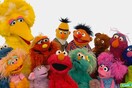 Το Sesame Street προσφέρει χαρά στα παιδιά της Μέσης Ανατολής που έχουν πληγεί από τους πολέμους